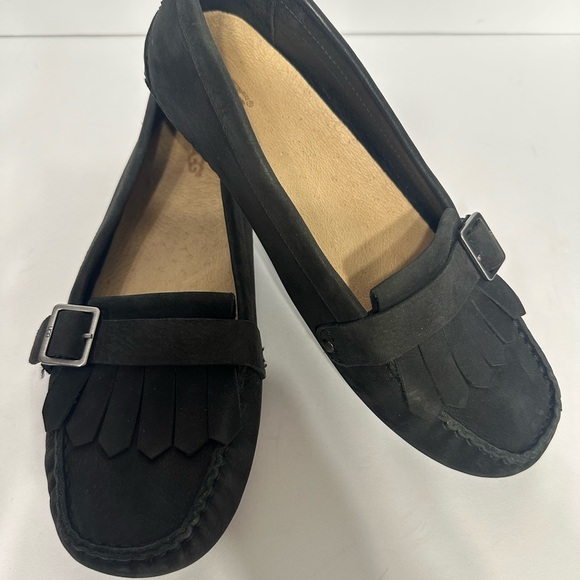 UGG Women's Black Loafers size 8 pre owned Exellent condition. - Picture 2 of 7
